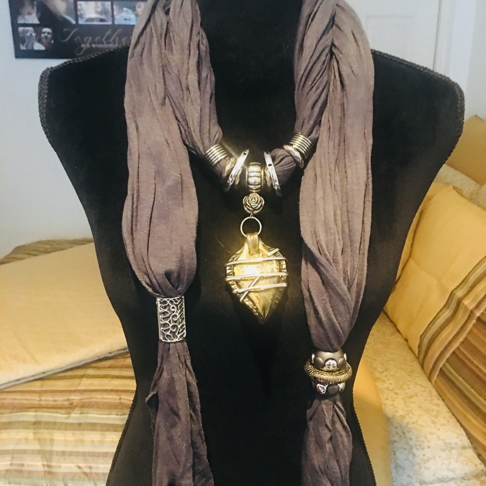 Stylish scarf